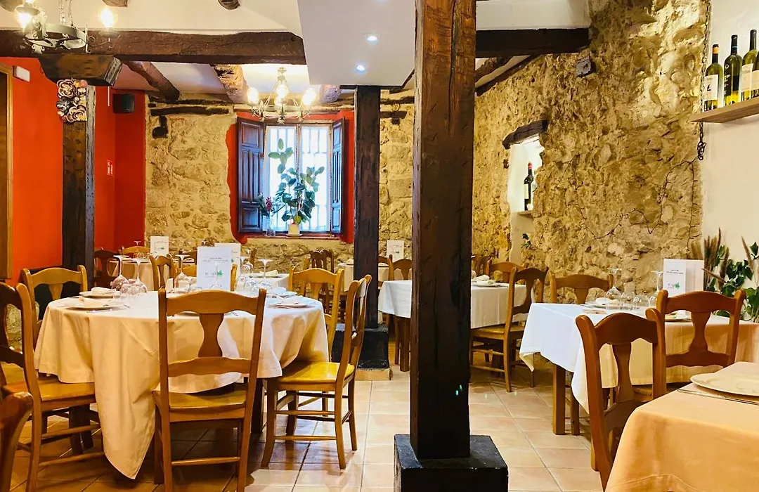 Hotel Restaurante Agapio de TRESNIÑO-1